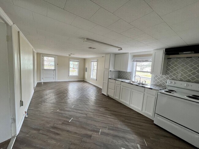 Building Photo - 3 Bedroom, 2 Bathroom Home in Duson!
