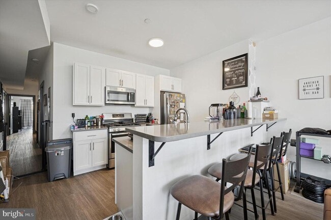 Building Photo - 124 Levering St