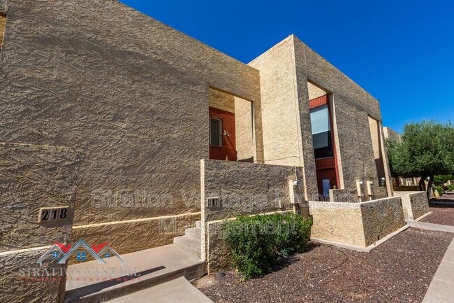 Building Photo - 2165 E University Dr