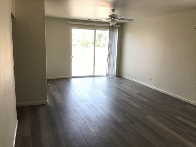 Building Photo - Renovated 3 bedroom 2 bath home Coming ...