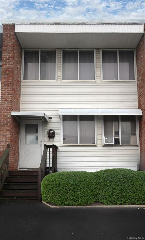 Primary Photo - 13 McLaughlin Ave