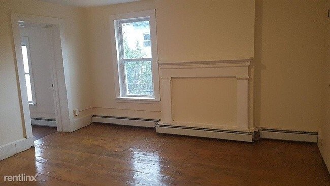 Foto del edificio - 3 br, 1 bath Apartment - 56 Lander Street 2