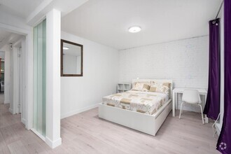 Building Photo - 1711 R. Saint-Denis
