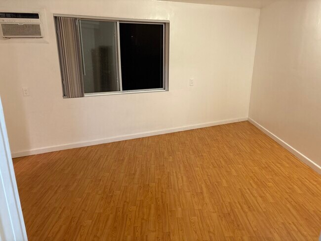 Living room - 3334 Altura Ave