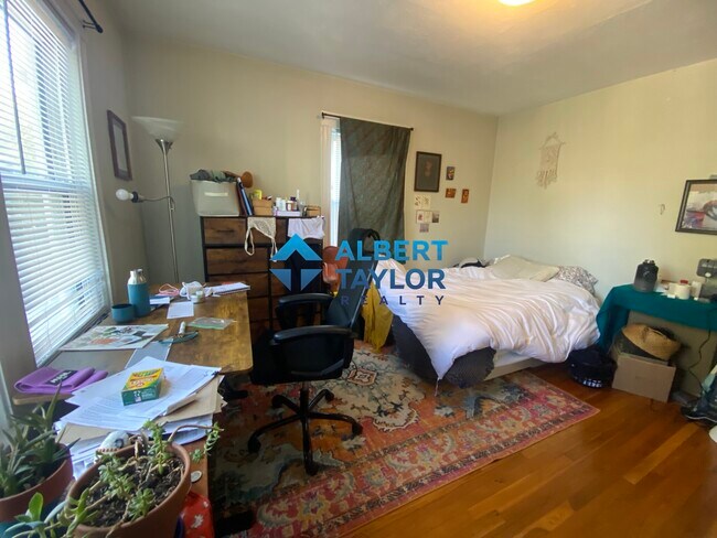 Foto del edificio - 94 Heath St