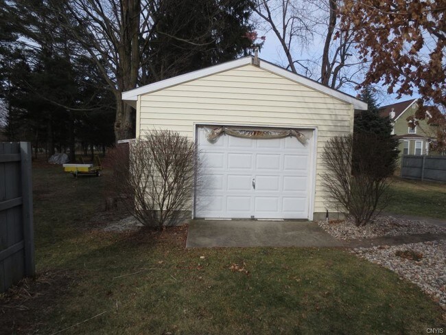 Foto del edificio - 163 Maple St