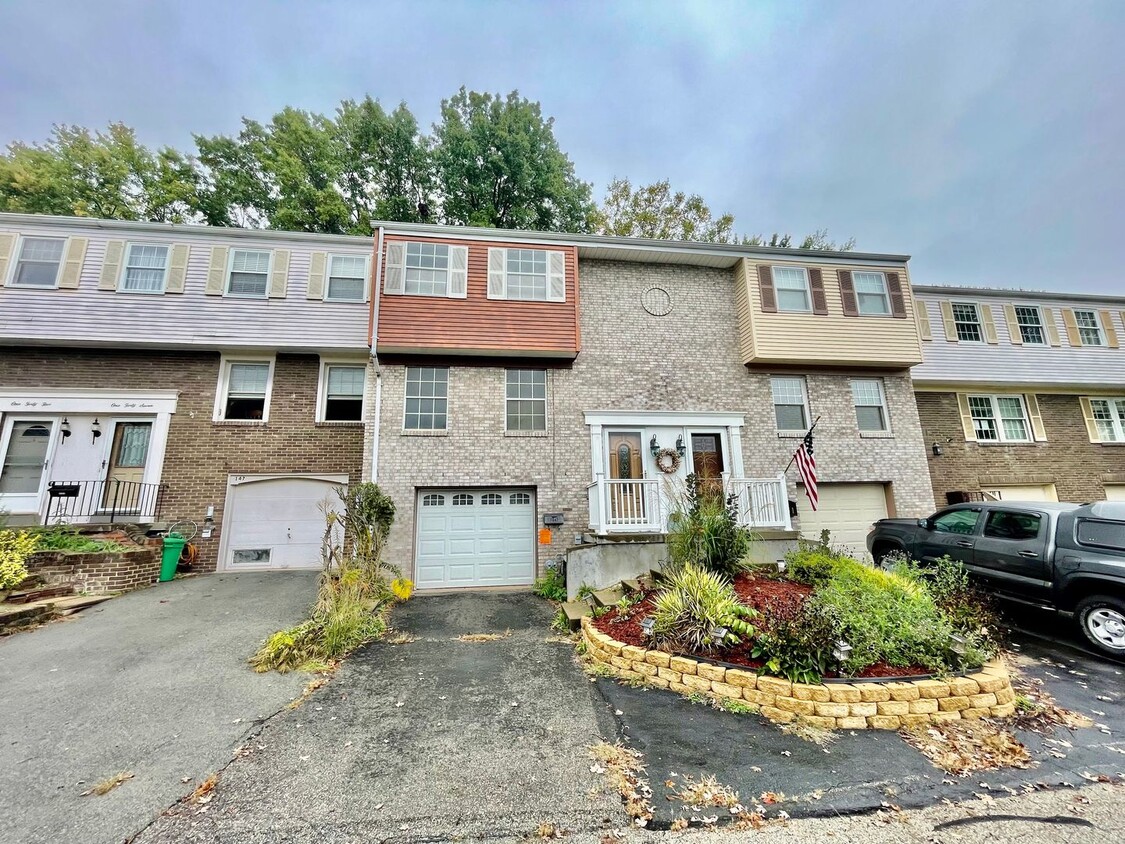 Primary Photo - 3 Bed 2 Bath-Canonsburg PA