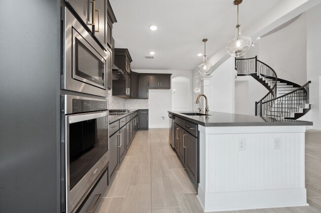 Building Photo - 863 Sarasota Shore Dr