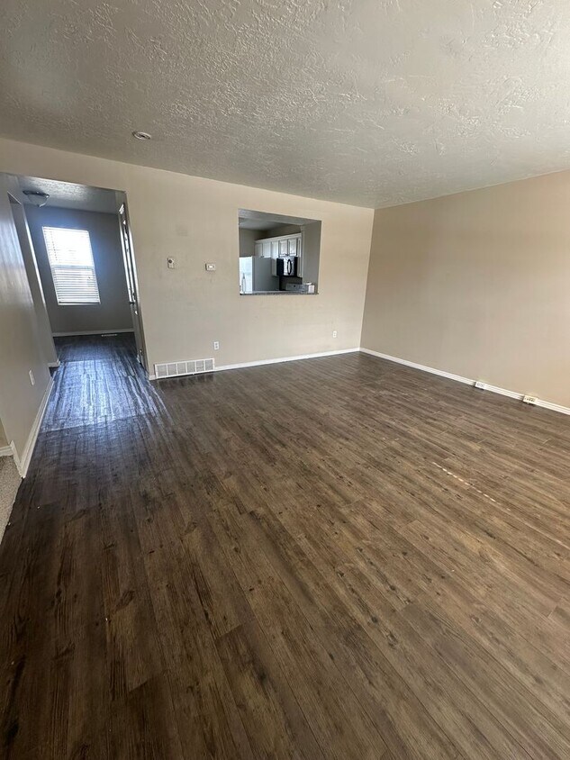 BEAUIFUL TOWNHOME!!! - BEAUIFUL TOWNHOME!!!