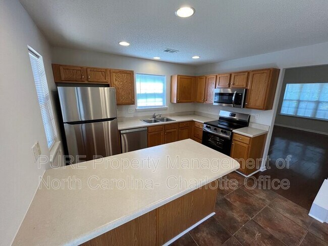 Foto del edificio - 5227 Magnolia Tree Ln