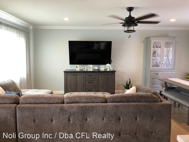 Foto del edificio - 3 br, 2 bath House - 1074 Sumner Ave