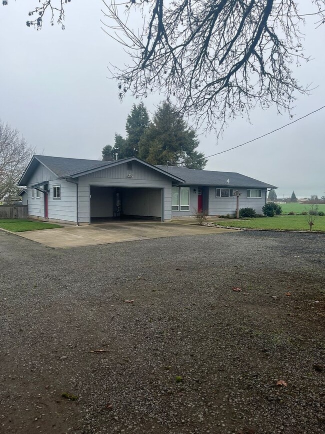 Building Photo - 91404 N Coburg Rd