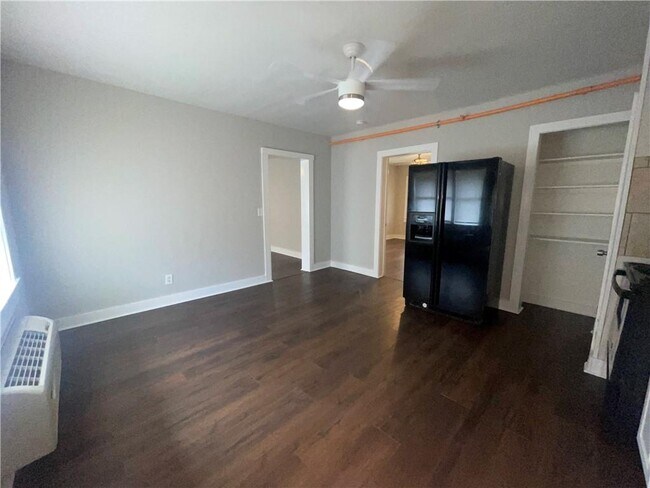 Foto del edificio - 907 Maple Ave SW