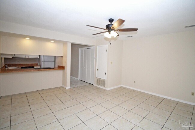 Foto del edificio - 8113 Stonebrook Dr