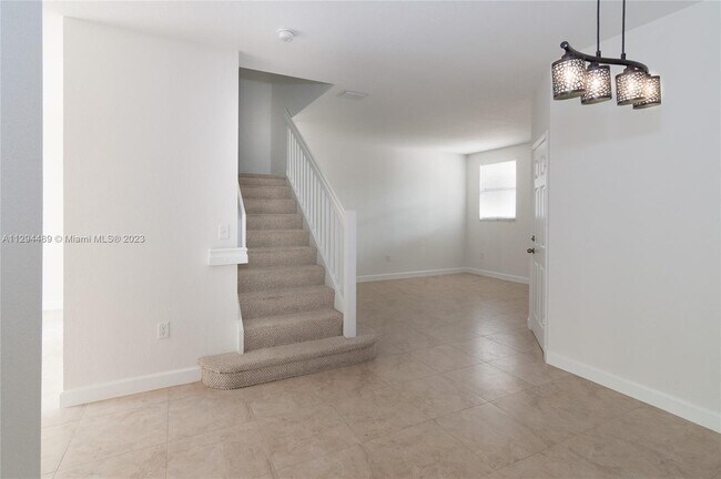 Building Photo - 1028 NE 207th Terrace