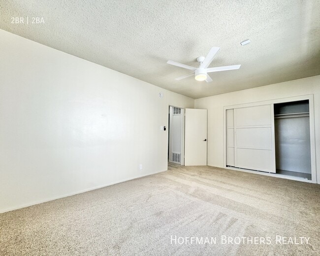 Building Photo - 1540 Laurel Ave