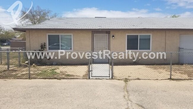 Hesperia Duplex!!! - Apartment for Rent in Hesperia, CA 