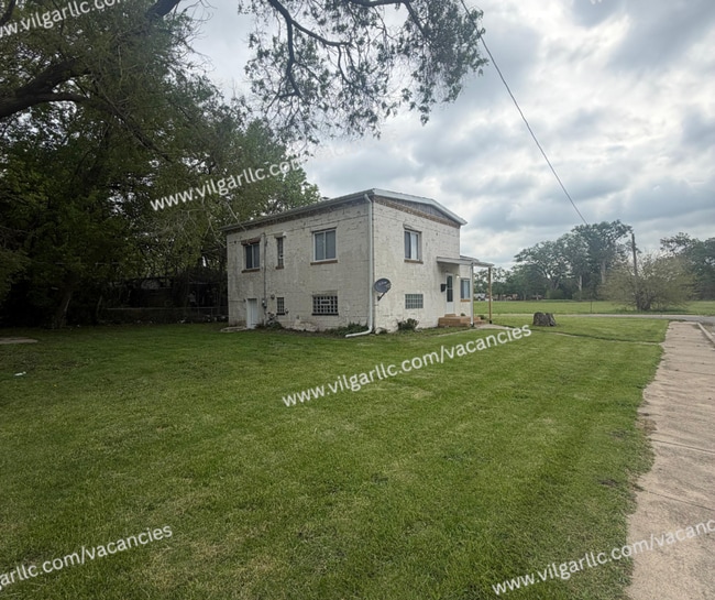 Building Photo - 600 W 46th Ave