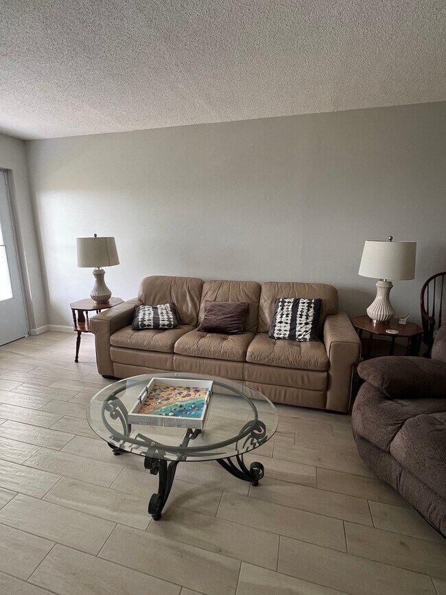 Foto del edificio - 190 E Olmstead Dr