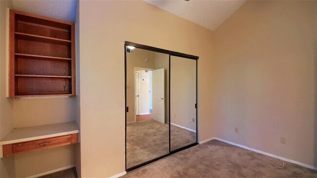 Foto del edificio - 908 Poplar St