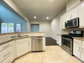 Building Photo - 9510 Cedarpost Square St