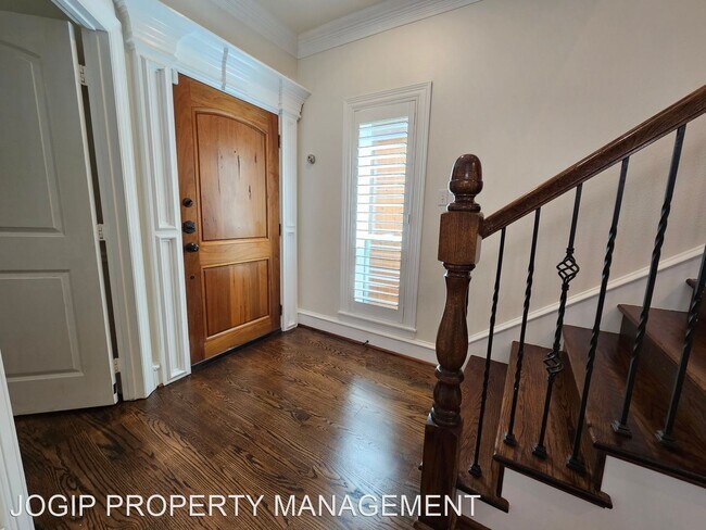 Building Photo - 4 br, 2.5 bath House - 5426 Martel Ave