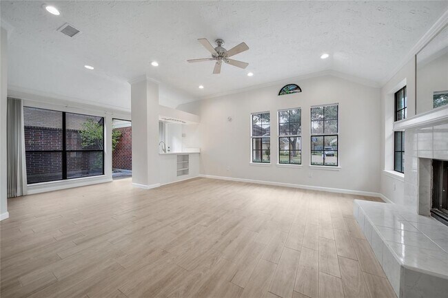 Building Photo - 14127 Highcroft Dr