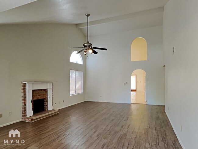 Foto del edificio - 10487 N Fairway Vista Ln