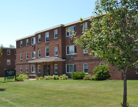 Primary Photo - 522 Northfield Rd
