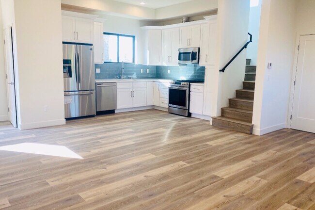 Open floor plan - 2826 S Norton Ave