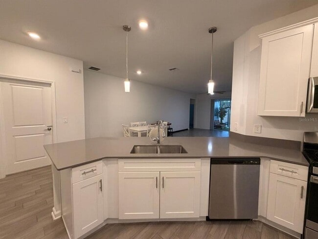 Building Photo - 9412 Revere Ave