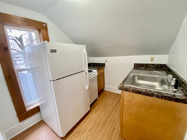 Building Photo - 511