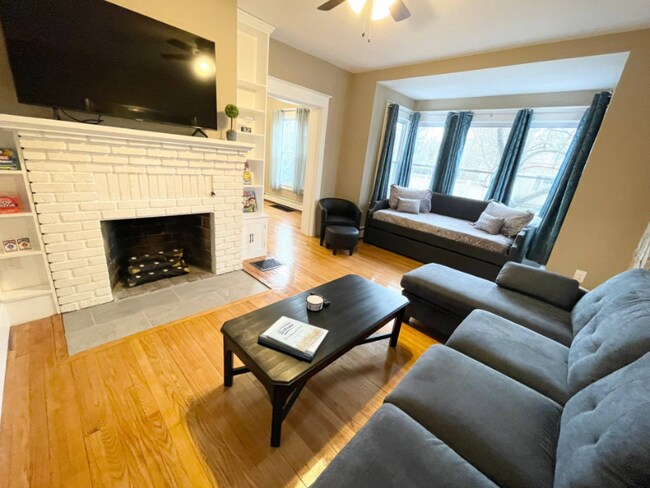 Building Photo - 237 N Ballston Ave