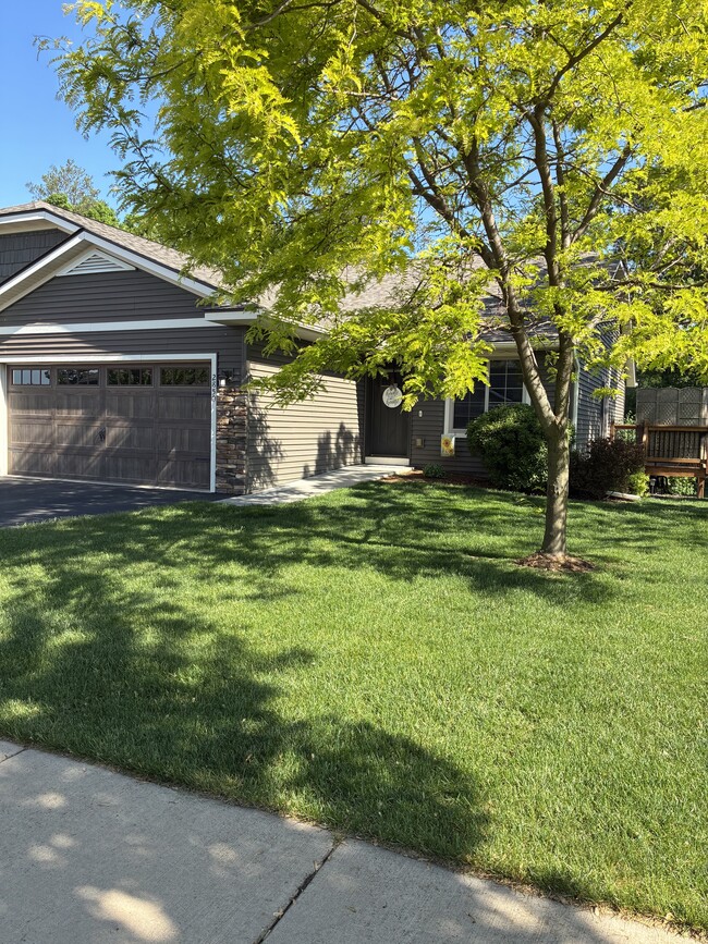Building Photo - 2850 Swallowtail Ct