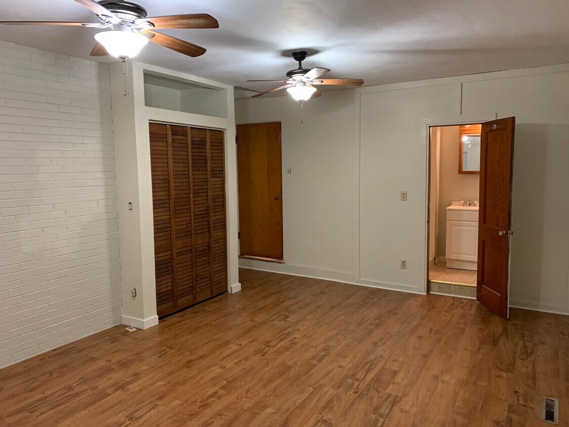 210 Freedom Dr, Belleville, IL 62226 House Rental in Belleville, IL