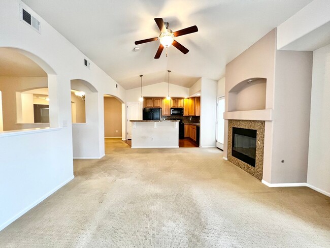 Building Photo - 2 Bed , 2 Bath Condo near Observatory Vill...