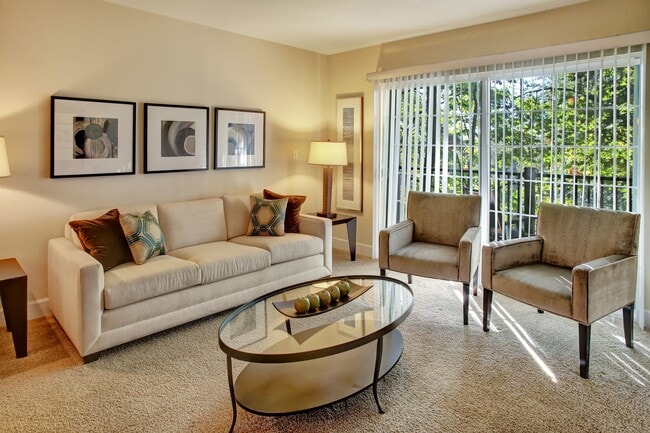 Building Photo - Regency Woods