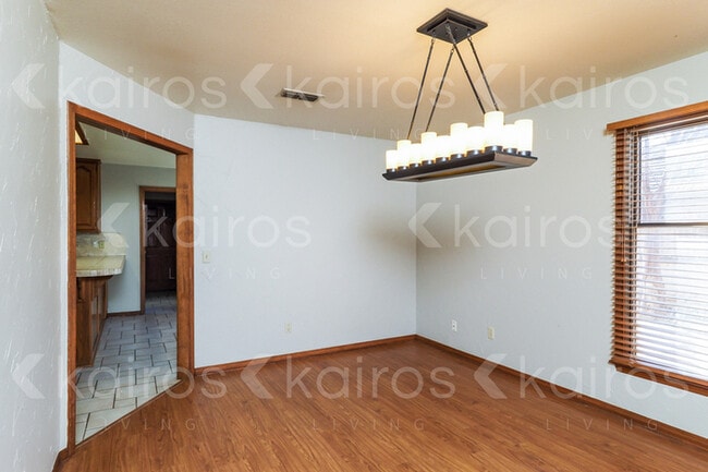 Building Photo - 6801 Bent Oak Dr.