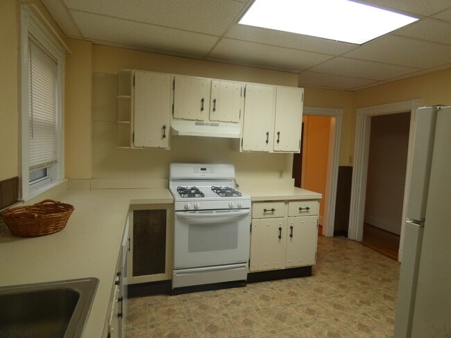 Building Photo - 155 Woodside Ave