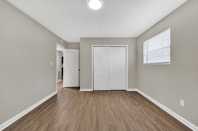 Foto del edificio - Flats at Glade Creek