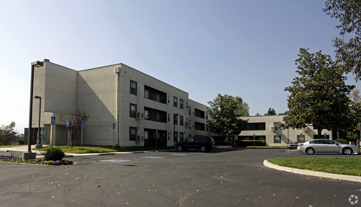 Arrowhead Vista Apartments Apartments in San Bernardino, CA