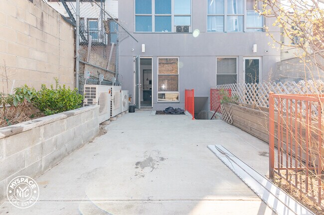 Building Photo - 671 Liberty Ave