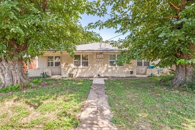 Building Photo - 10019 Olmos Dr