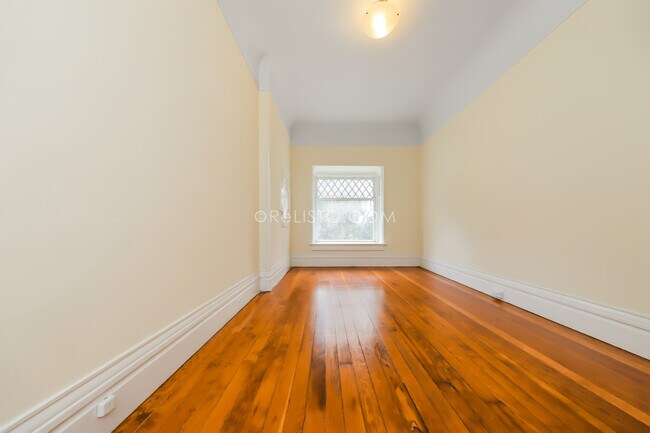 Foto del edificio - 1661 Oak St