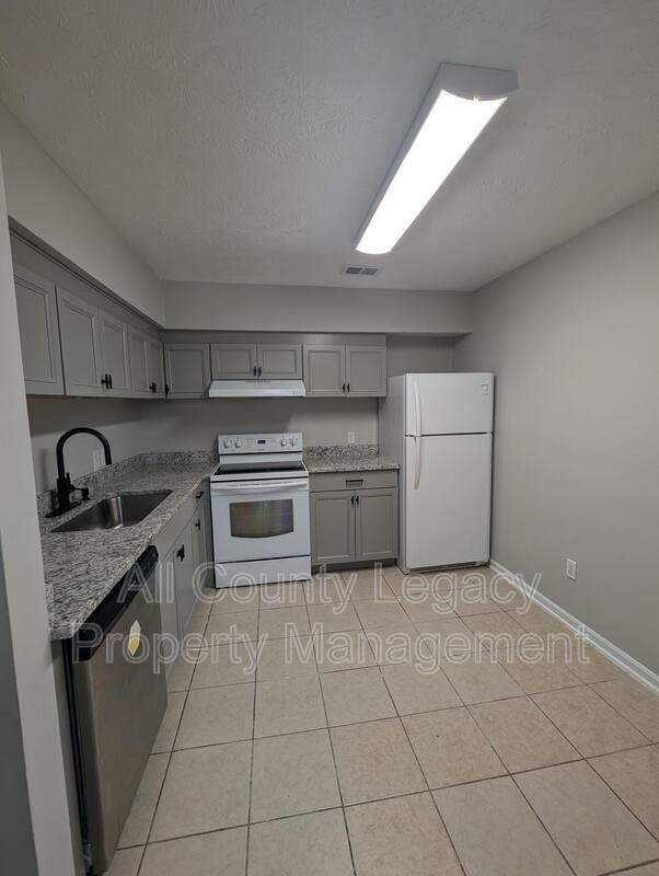 Building Photo - 150 Viking Ct