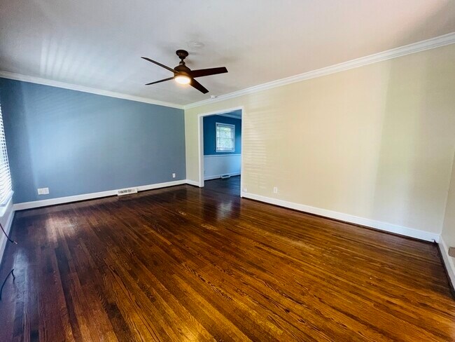 Building Photo - 2035 Archdale Dr