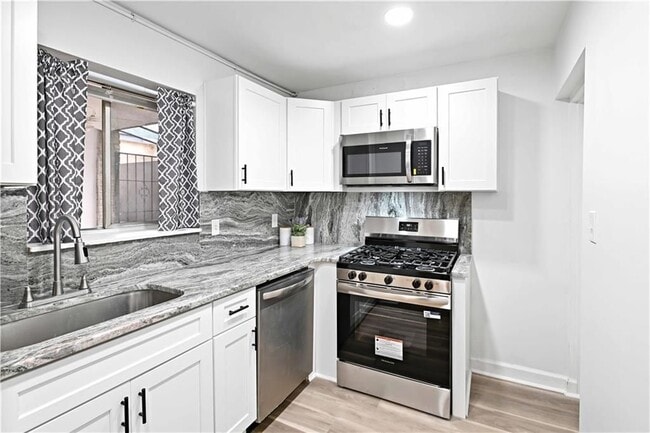 Foto del edificio - 4300 Roswell Rd NE