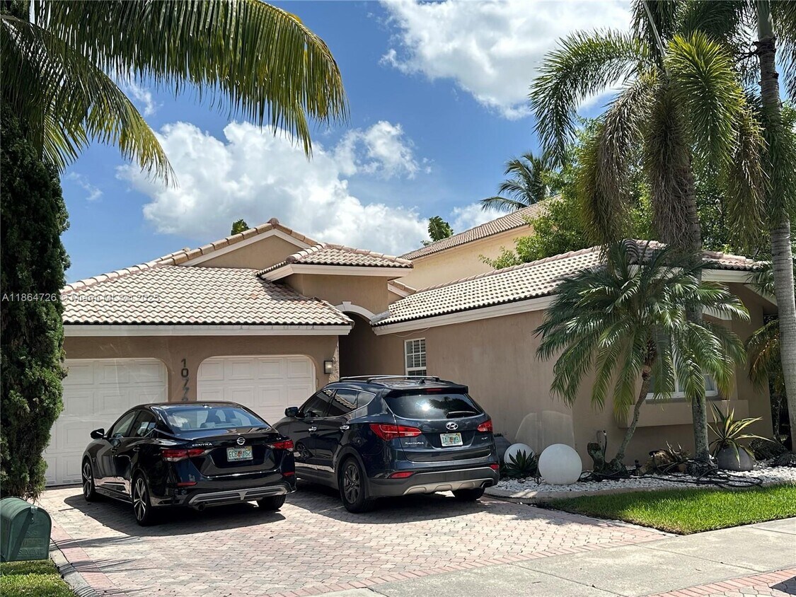 Primary Photo - 10772 NW 71st St
