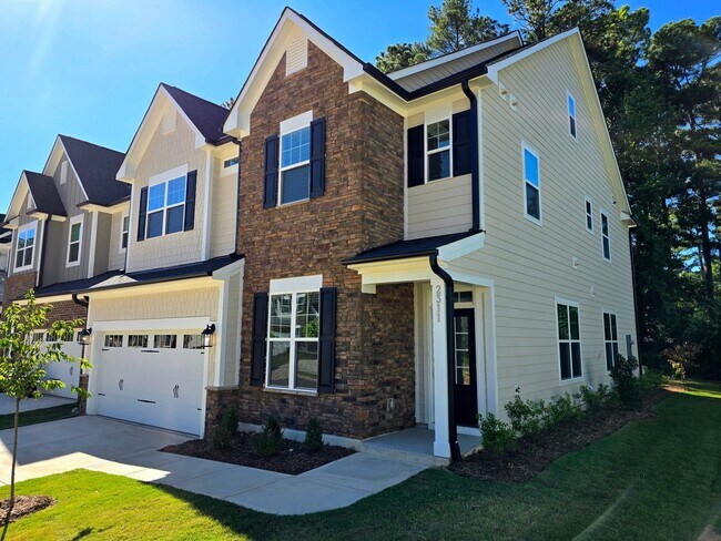 Foto del edificio - Stunning BRAND NEW 5 Bedroom / 4 Bath Home...