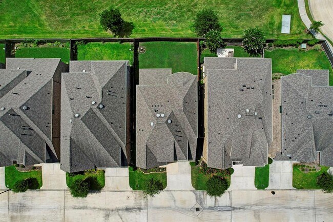 Foto del edificio - 13215 Pkwy Glen Dr